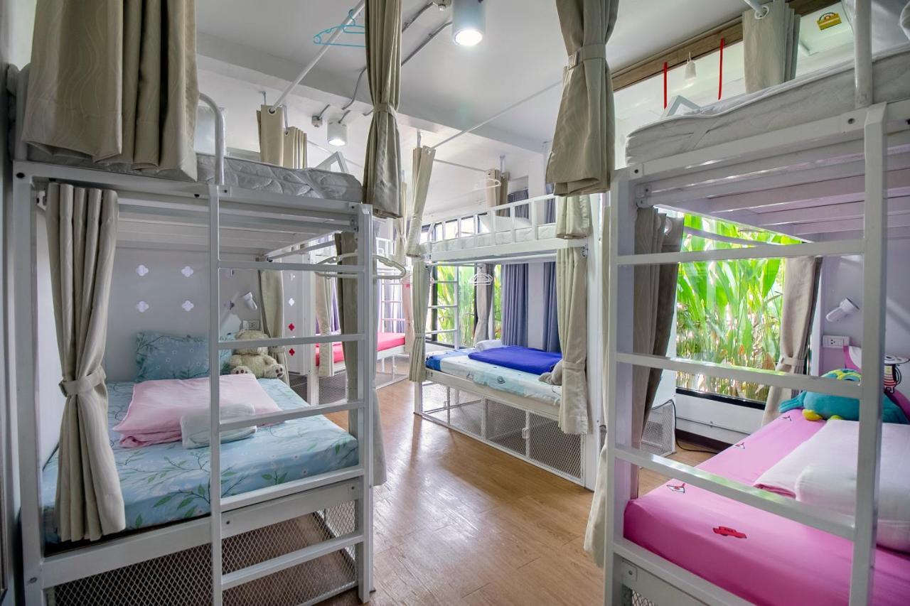 Hostel@Seatzstation Bangkok Luaran gambar